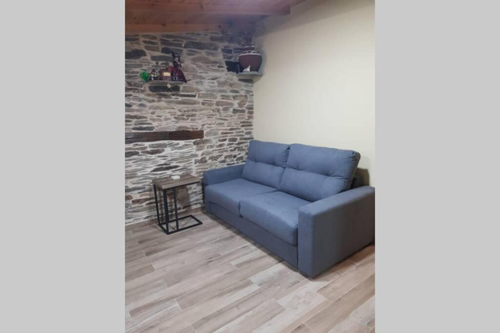 Apartamento Con Vistas Al Rio A Solaina Samos Bagian luar foto
